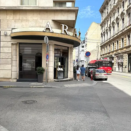 Free Airconditioner Anna Authentic With Free Coffee Next The Synagogue 公寓 *